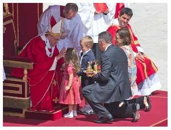 popefrancis-19may2013-06