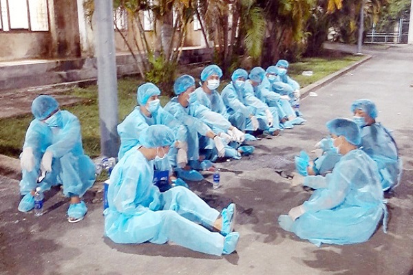 BÁC SĨ NƠI TÂM DỊCH