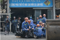 VÀNG ĐEN TRONG LÒNG TAY THỢ LÒ