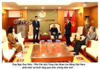 TẶNG ẢNH CHÂN DUNG NHÀ VĂN VÕ HUY TÂM