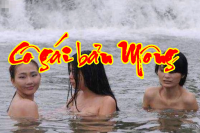 BA CÔ GÁI BẢN MÔNG
