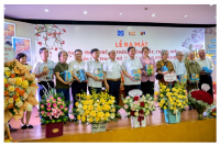 NGUYỄN HUY HOÀNG TRÊN CÁNH DỒNG CHỮ